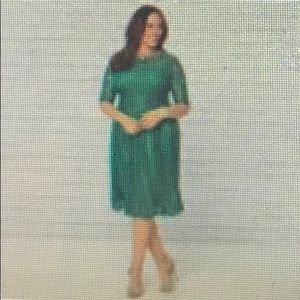 KYIONNA DRESS NWT (GREEN )
